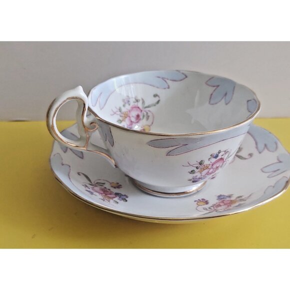 Antique Royal Albert Bone China Doris Shape Cup & Saucer set #2519 1920 - Picture 5 of 15